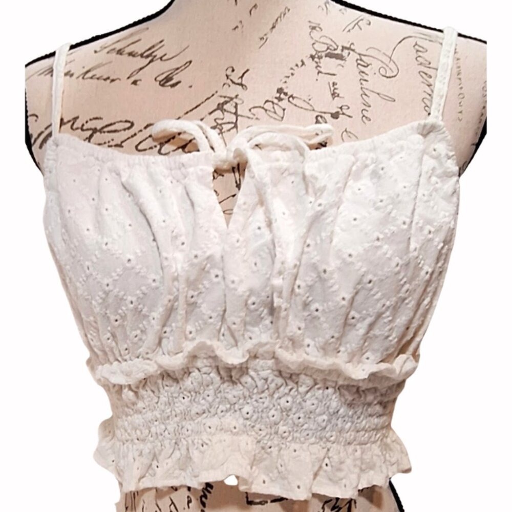 Wild Fable Coquette White Crop Top Size Medium‎ Eyelet Peasant Summer Beach